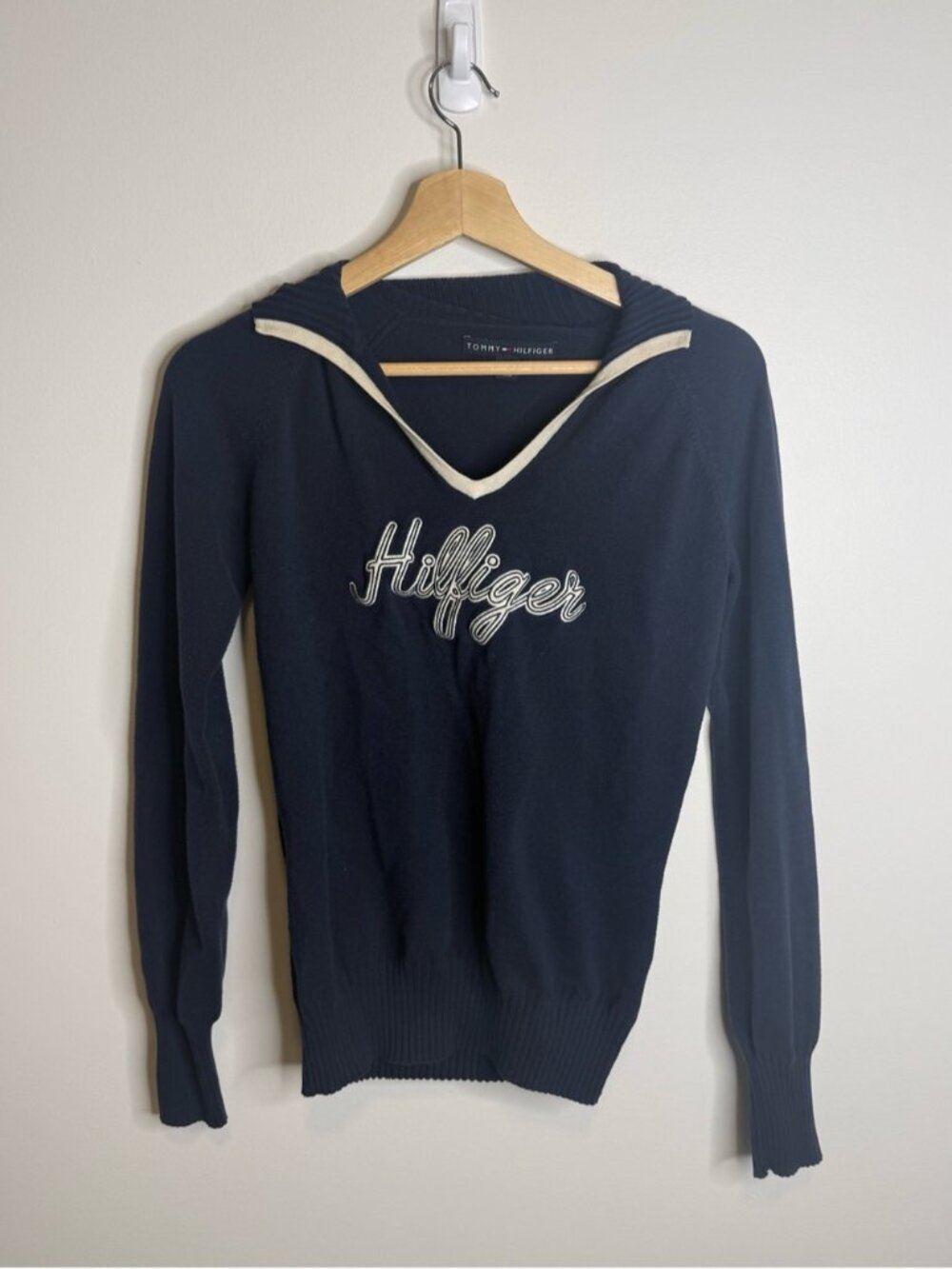 Tommy Hilfiger Navy V-Neck Sweater with Cream Trim size medium